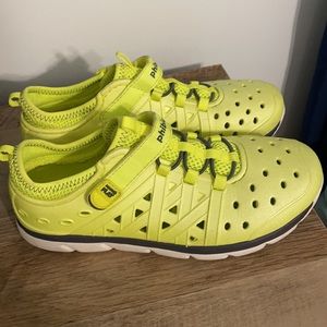 Stride Rite phibian size 3